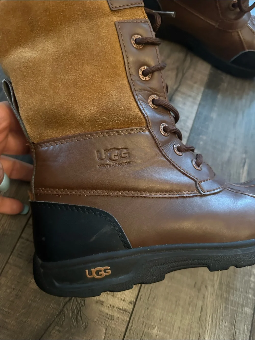 UGG Australia Kids Waterproof Butte II CWR UGG Boot Size 4